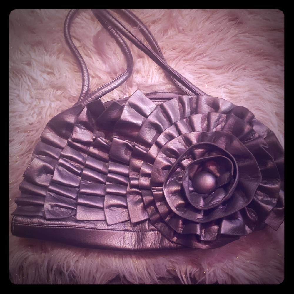 Flower shaped handbag